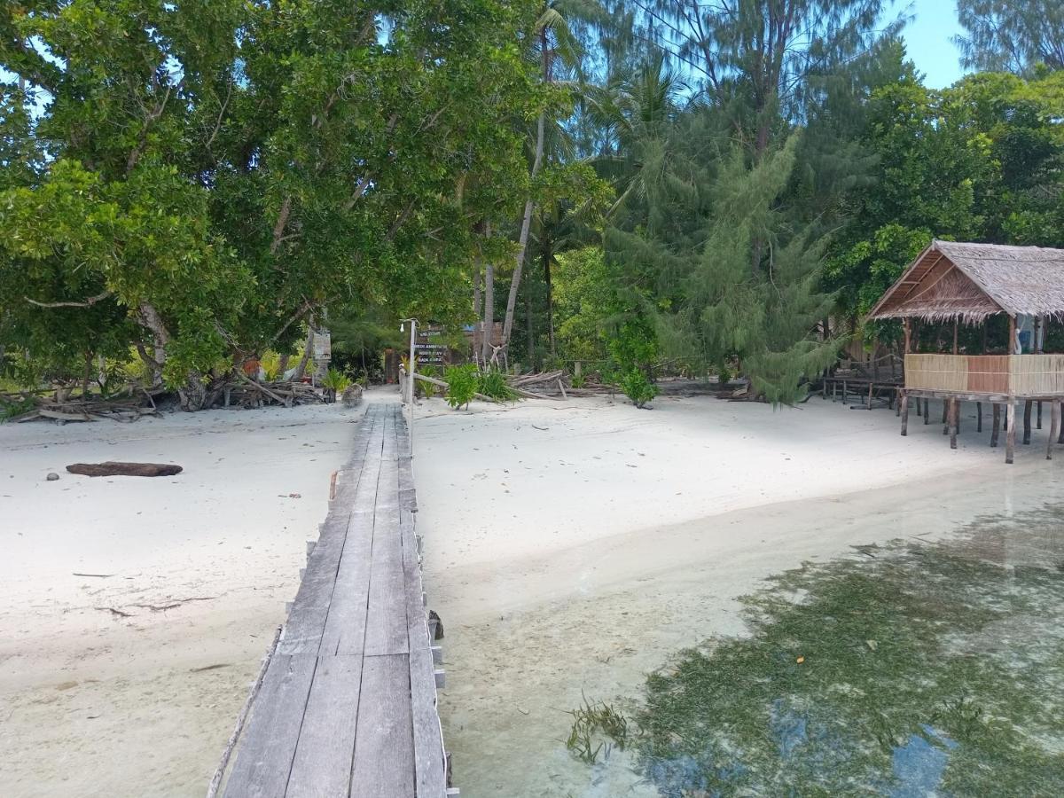 Meos Ambower Homestay Raja Ampat Fam Exteriér fotografie