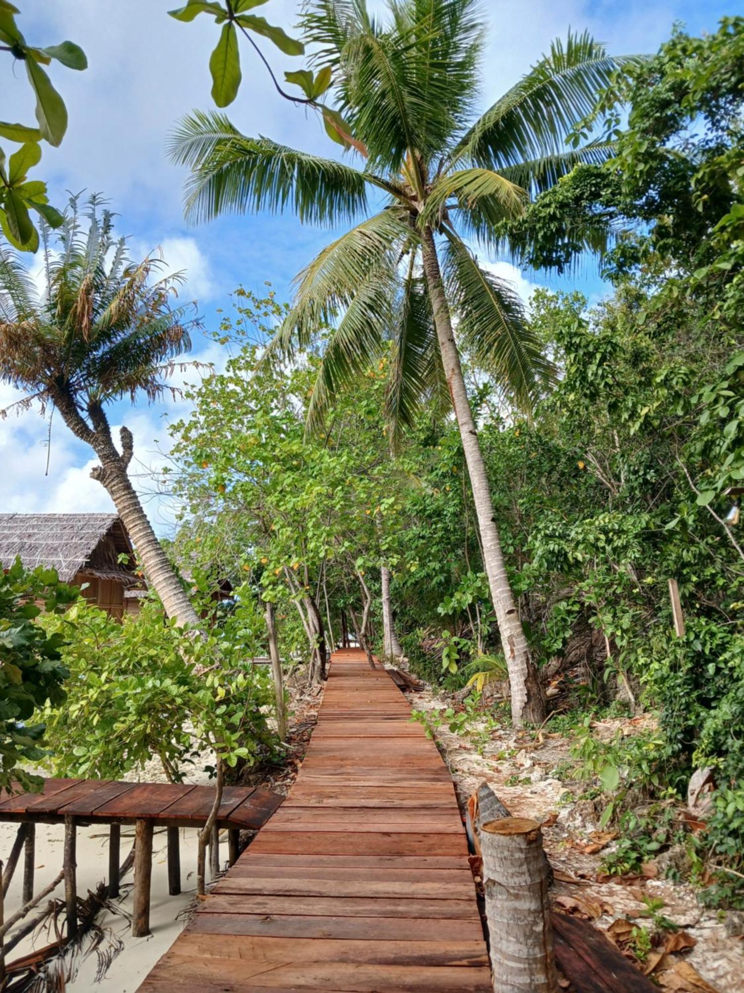 Meos Ambower Homestay Raja Ampat Fam Exteriér fotografie