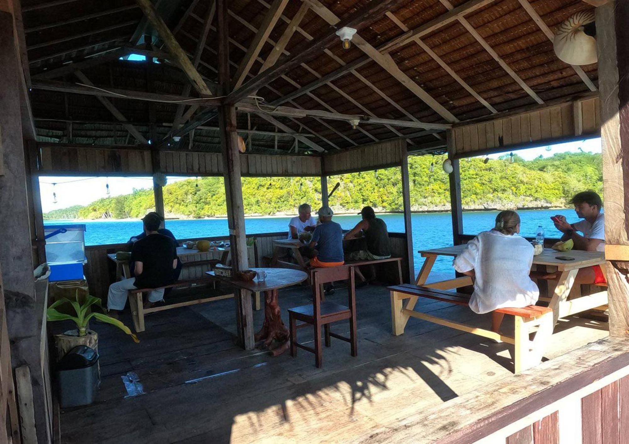 Meos Ambower Homestay Raja Ampat Fam Exteriér fotografie